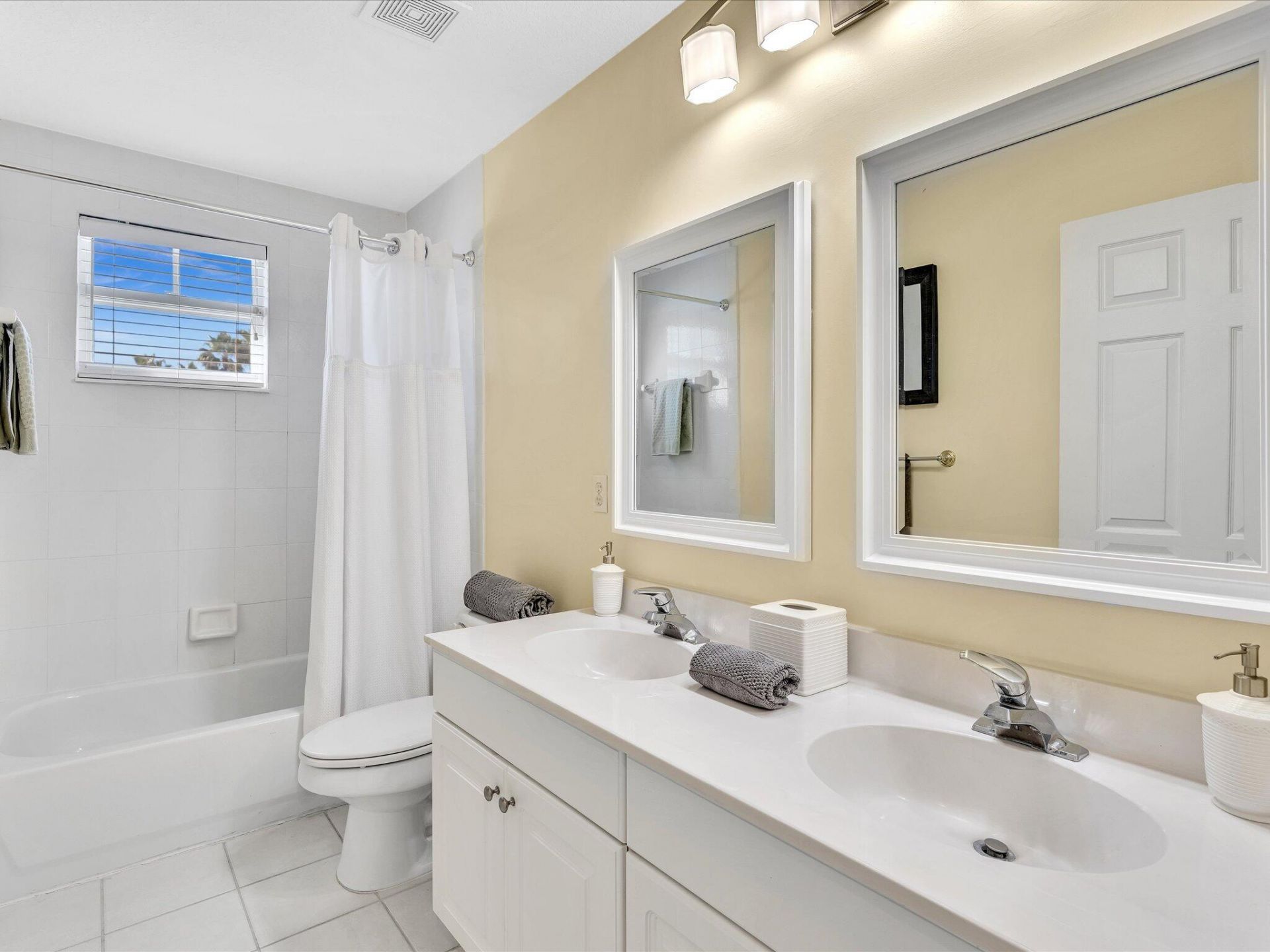 4194 Bluff Harbor Way, Wellington, FL 33449 Photo