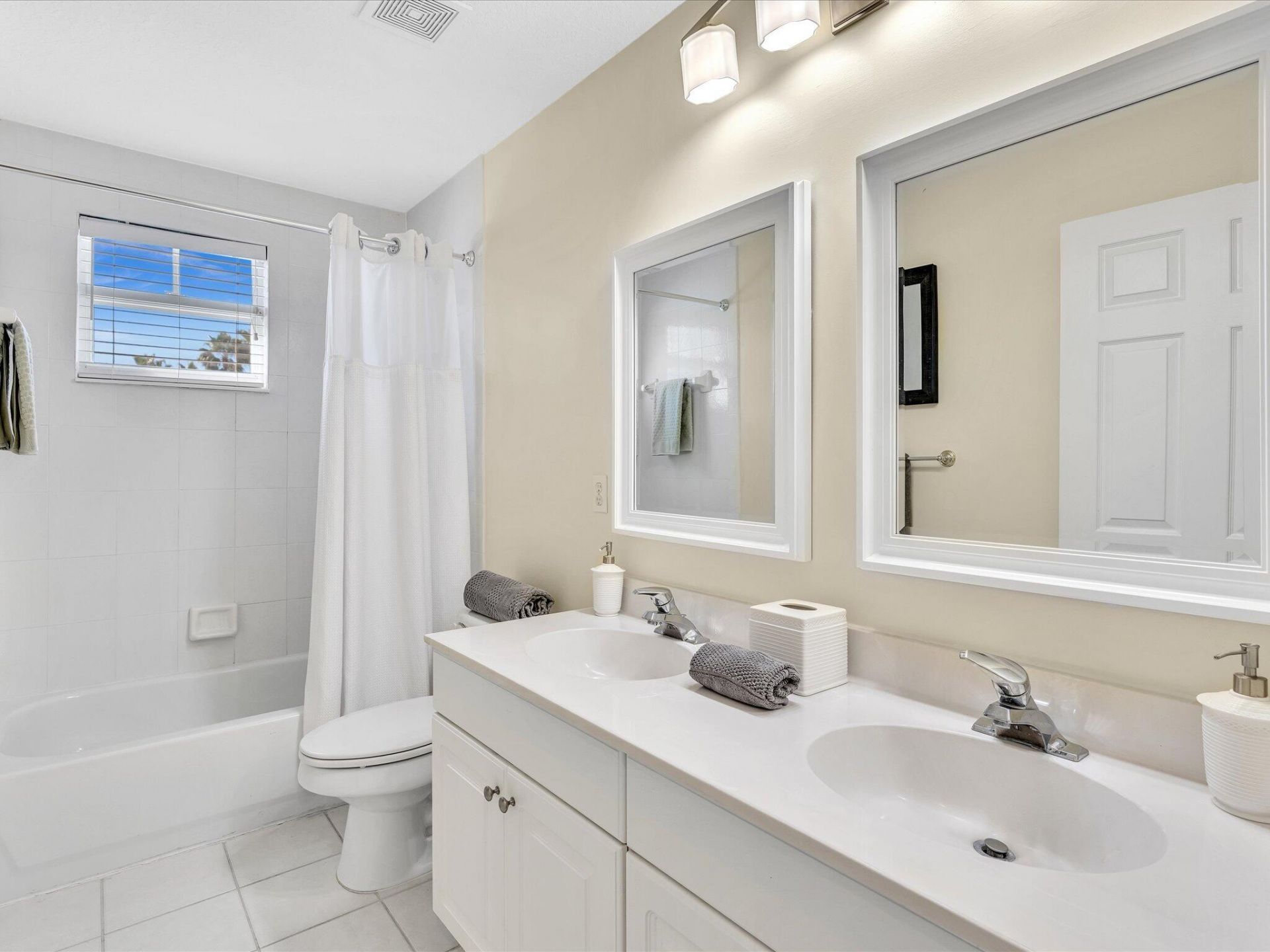 4194 Bluff Harbor Way, Wellington, FL 33449 Photo