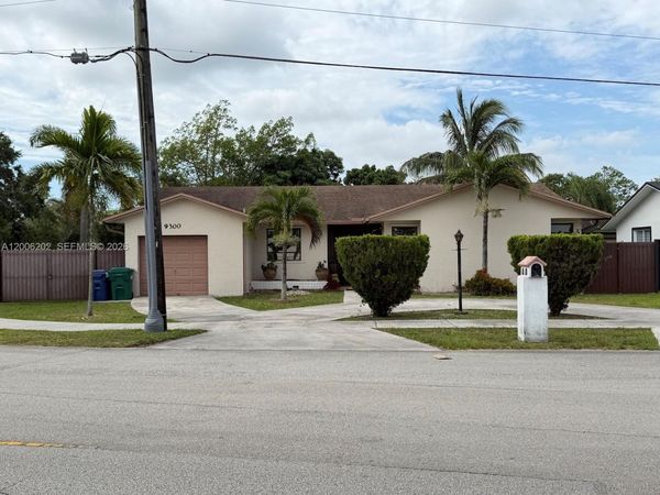 9300 SW 164th St , Palmetto Bay, FL 33157