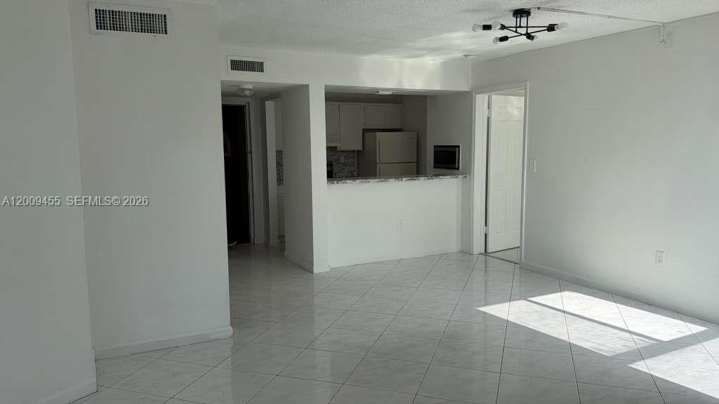 6995 NW 186th St , Unit E507, Hialeah, FL 33015 Photo