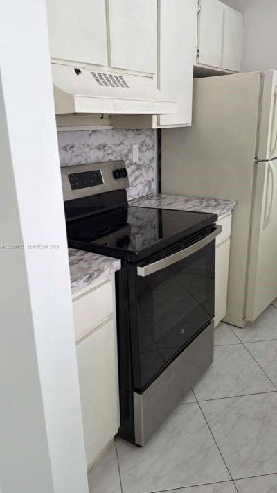 6995 NW 186th St , Unit E507, Hialeah, FL 33015 Photo