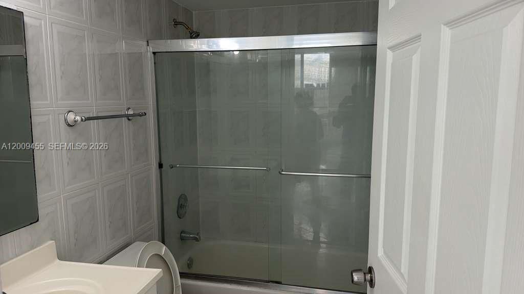 6995 NW 186th St , Unit E507, Hialeah, FL 33015 Photo