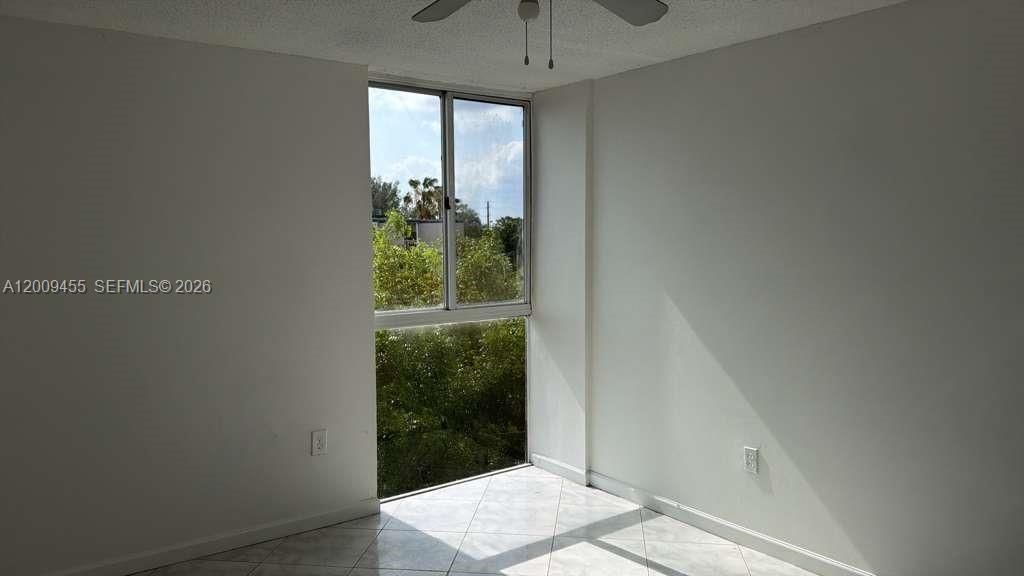 6995 NW 186th St , Unit E507, Hialeah, FL 33015 Photo