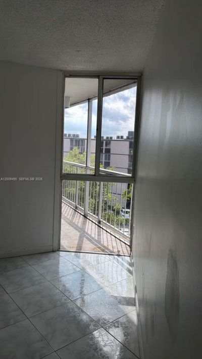 6995 NW 186th St , Unit E507, Hialeah, FL 33015 Photo