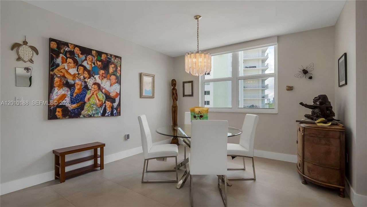 300 Bayview Dr, Unit 605, Sunny Isles Beach, FL 33160 Photo