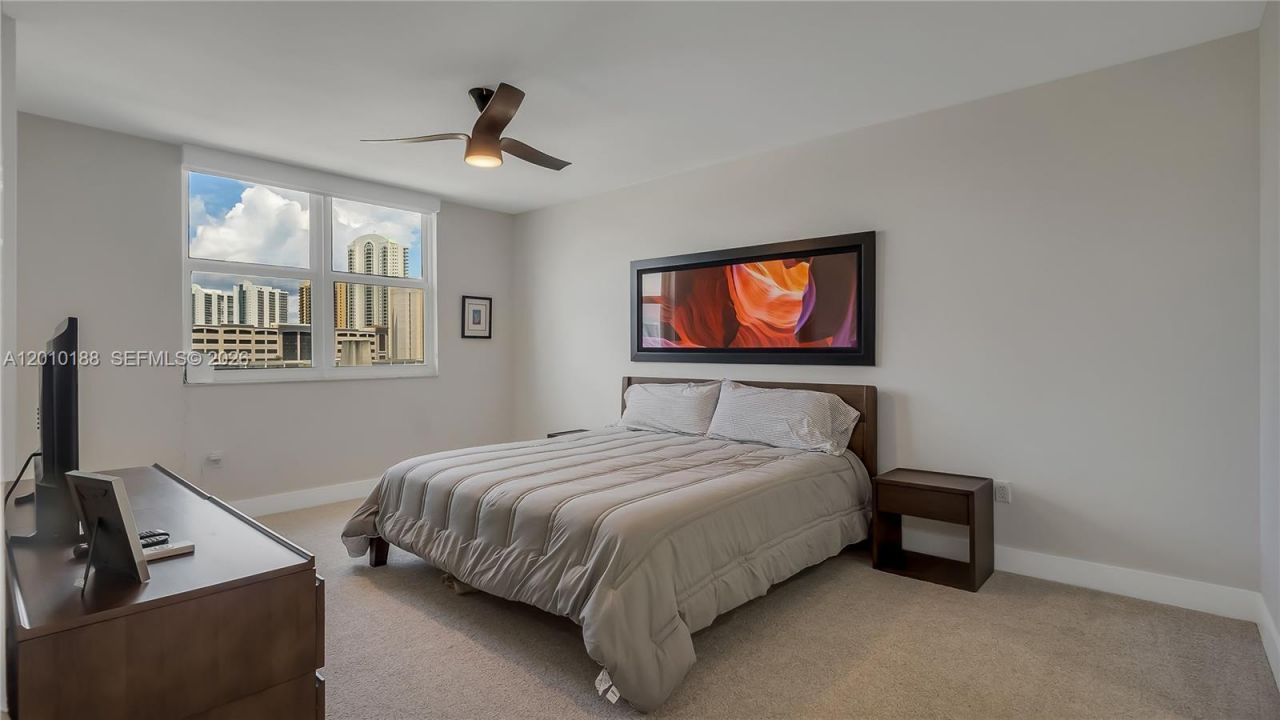 300 Bayview Dr, Unit 605, Sunny Isles Beach, FL 33160 Photo