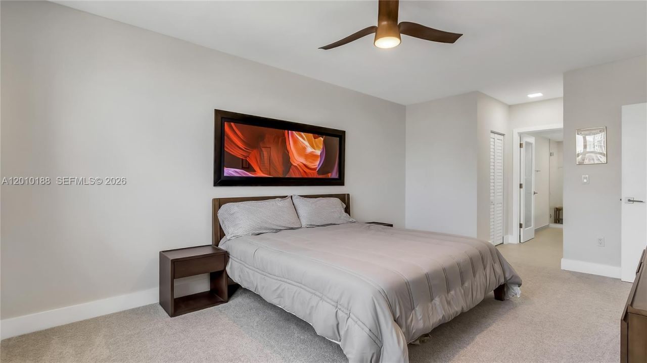 300 Bayview Dr, Unit 605, Sunny Isles Beach, FL 33160 Photo