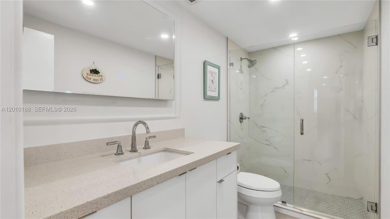 300 Bayview Dr, Unit 605, Sunny Isles Beach, FL 33160 Photo