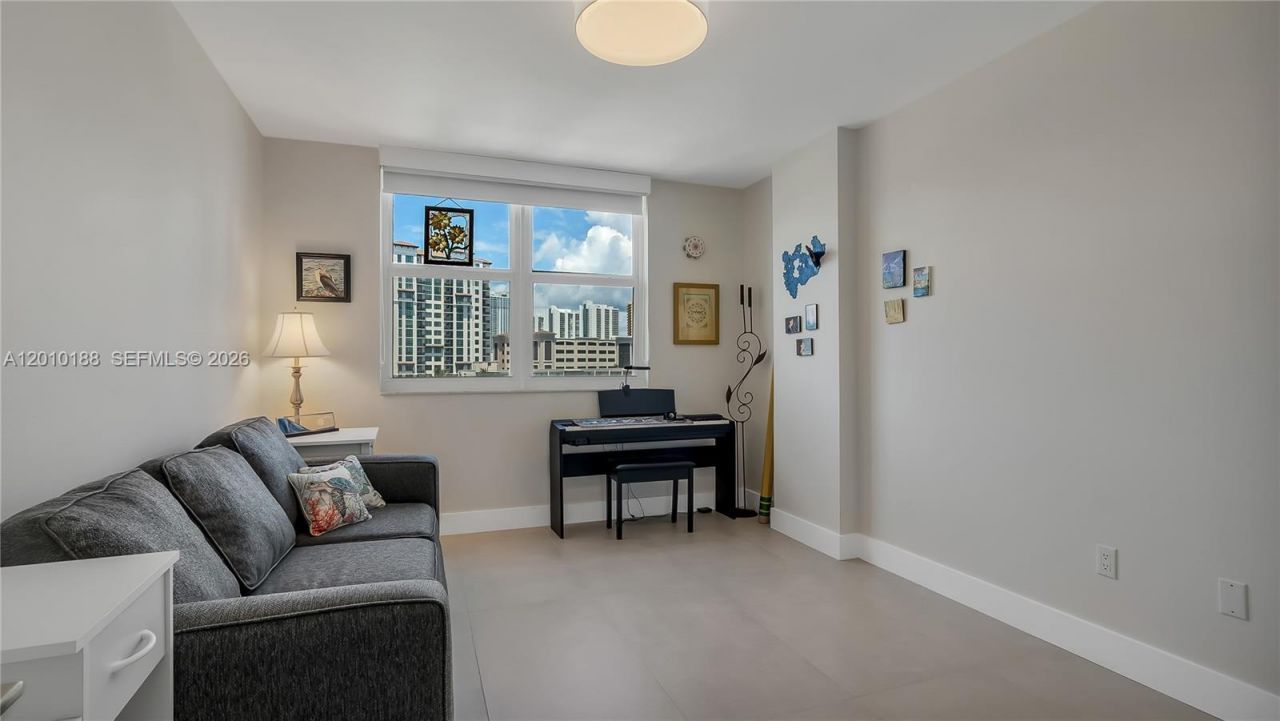 300 Bayview Dr, Unit 605, Sunny Isles Beach, FL 33160 Photo