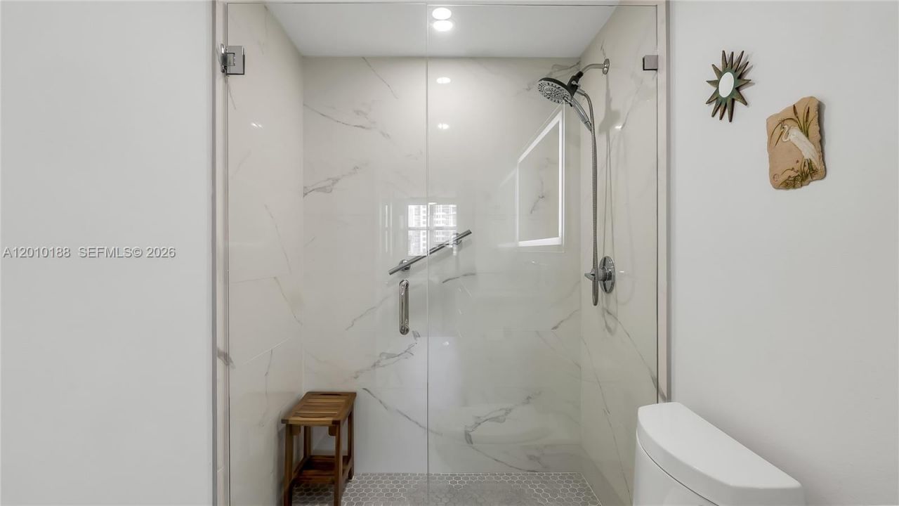 300 Bayview Dr, Unit 605, Sunny Isles Beach, FL 33160 Photo