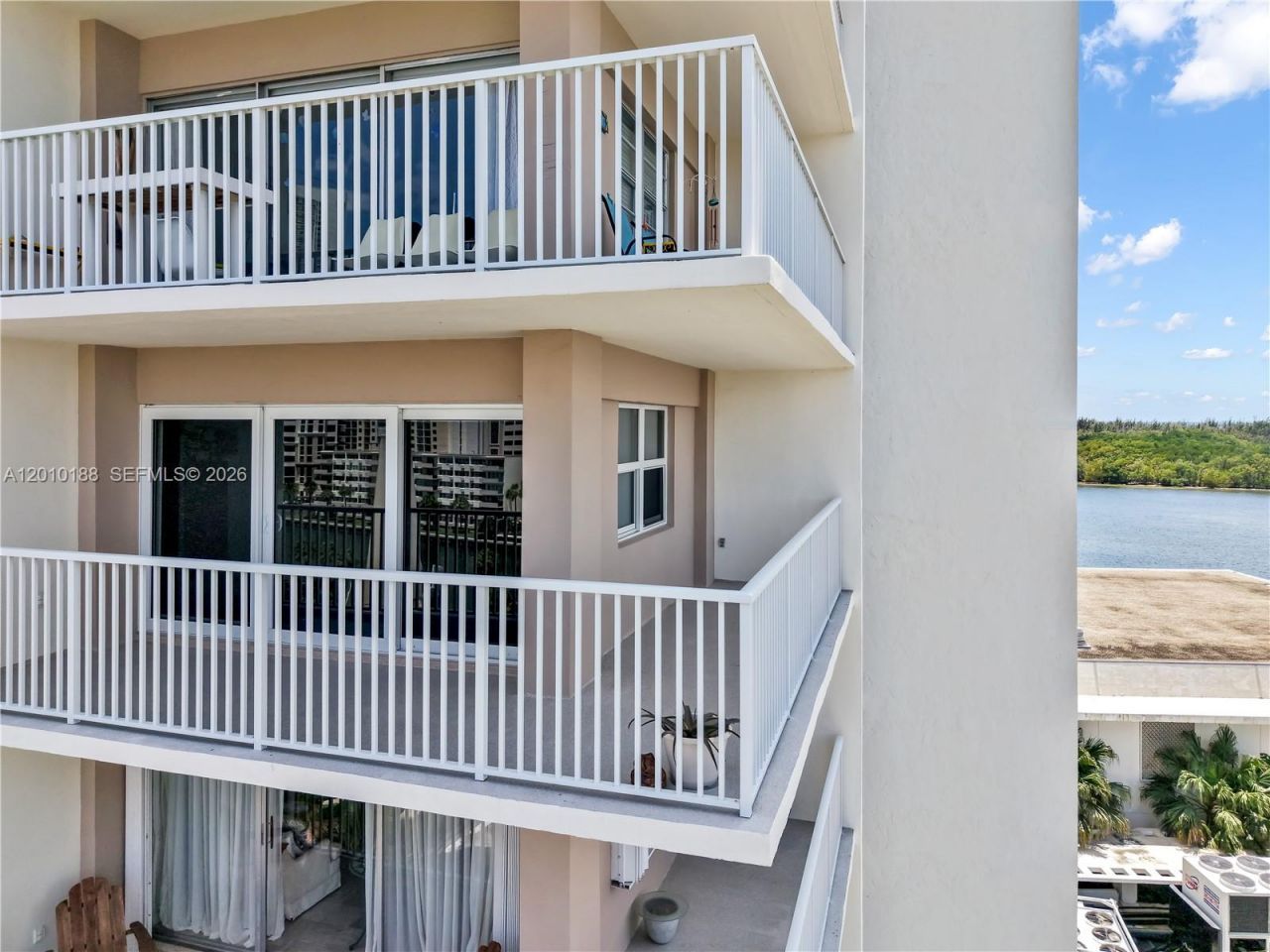300 Bayview Dr, Unit 605, Sunny Isles Beach, FL 33160 Photo