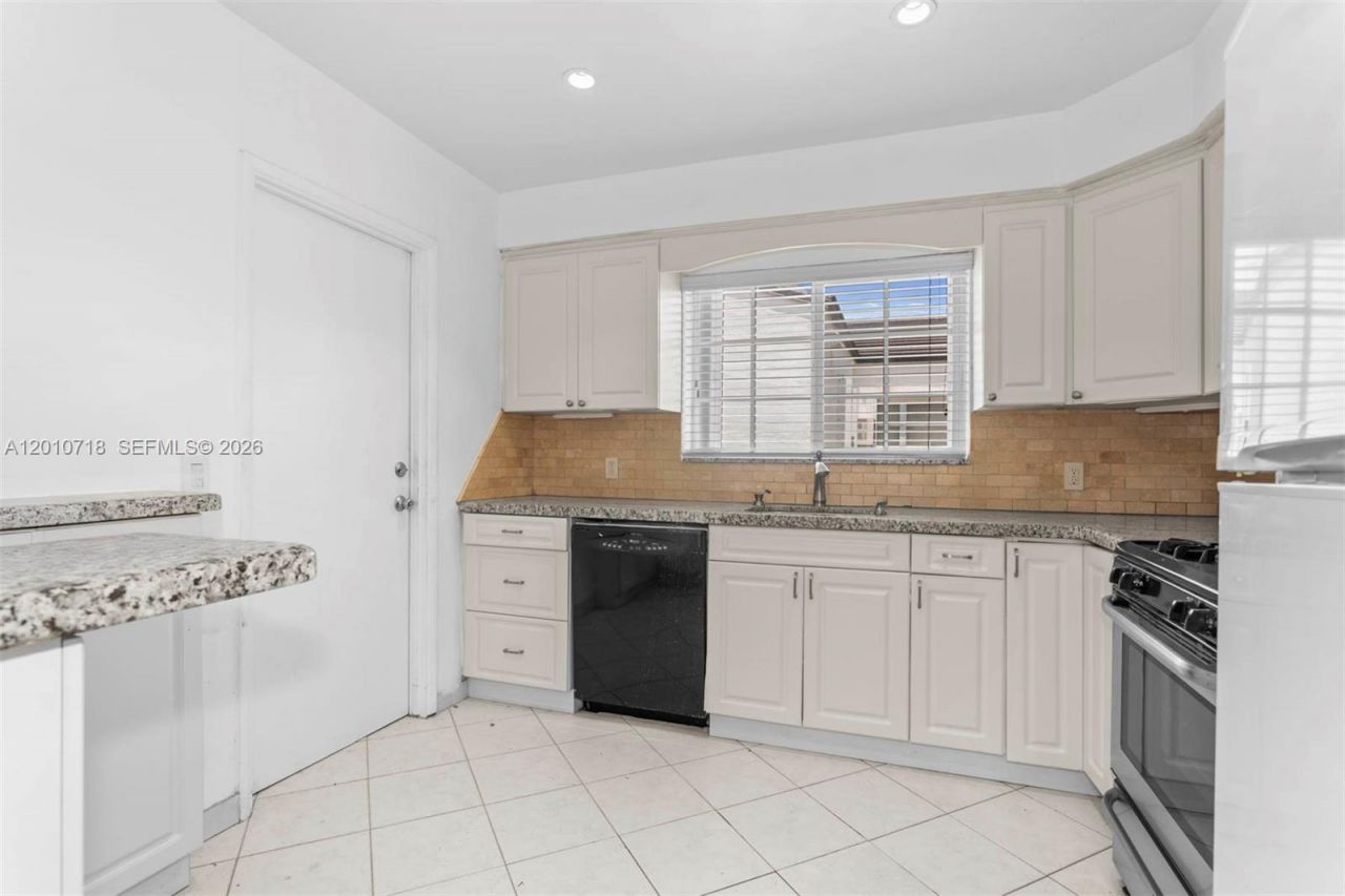 9125 Carlyle Ave , Surfside, FL 33154 Photo