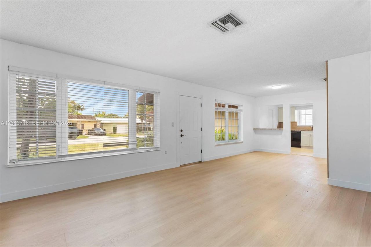 9125 Carlyle Ave , Surfside, FL 33154 Photo