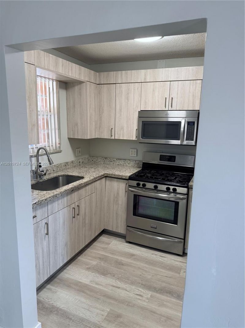 2424 SW 12th St, Unit 1, Miami, FL 33135 Photo