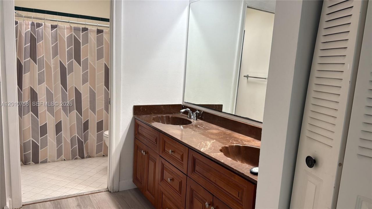 1407 Seagrape Cir , Weston, FL 33326 Photo