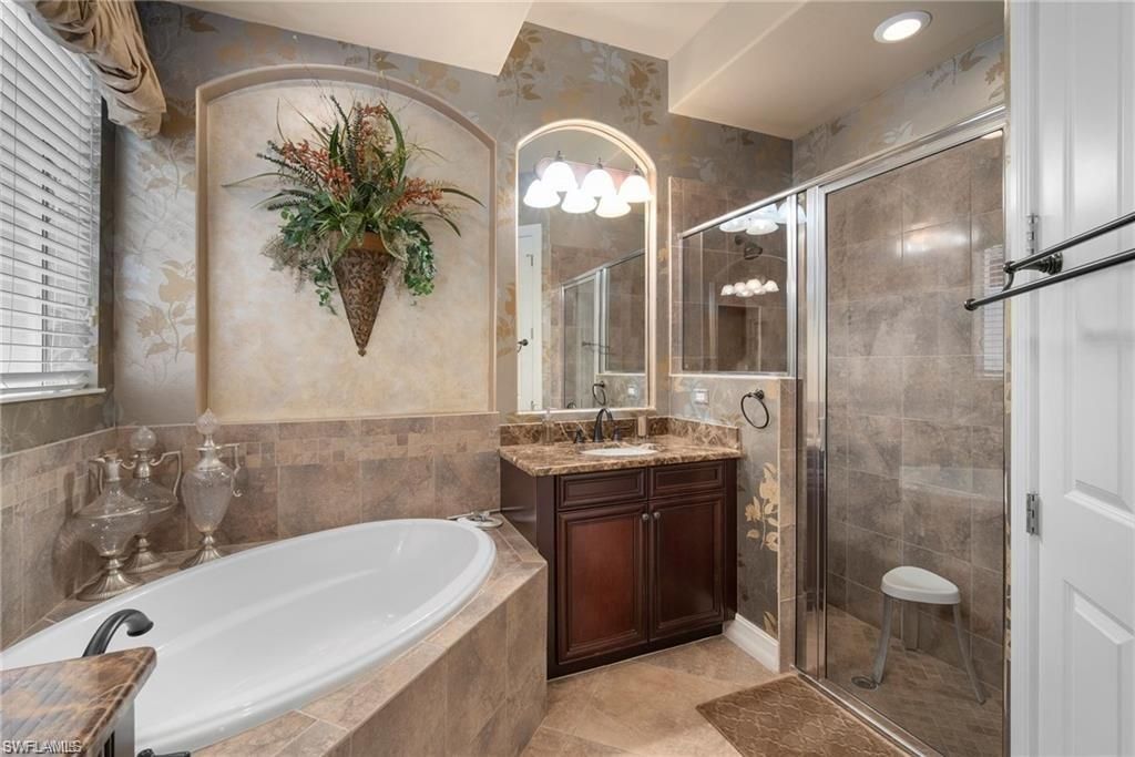 6476 Caldecott Dr, Naples, FL 34113 Photo
