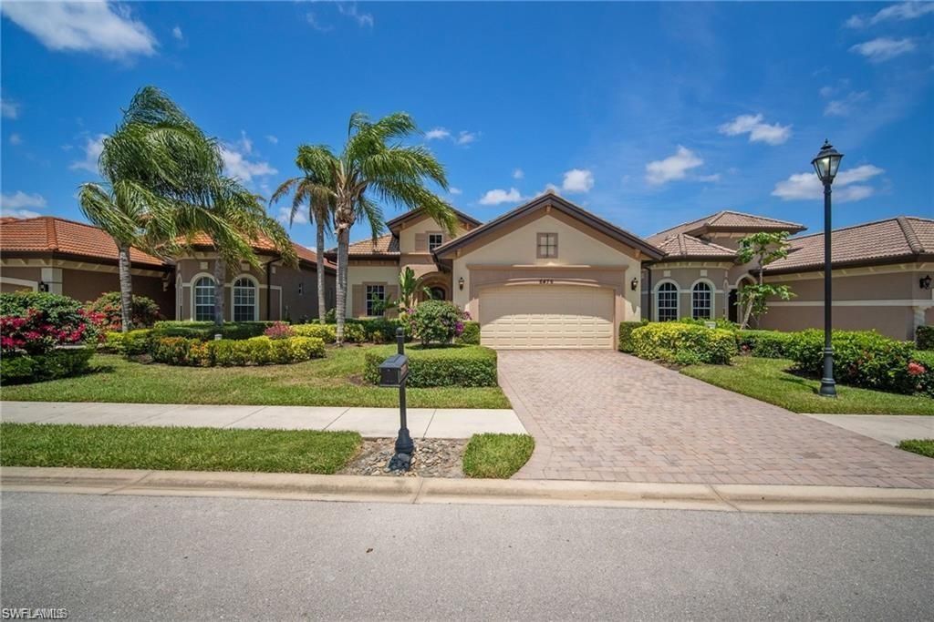 6476 Caldecott Dr, Naples, FL 34113 Photo