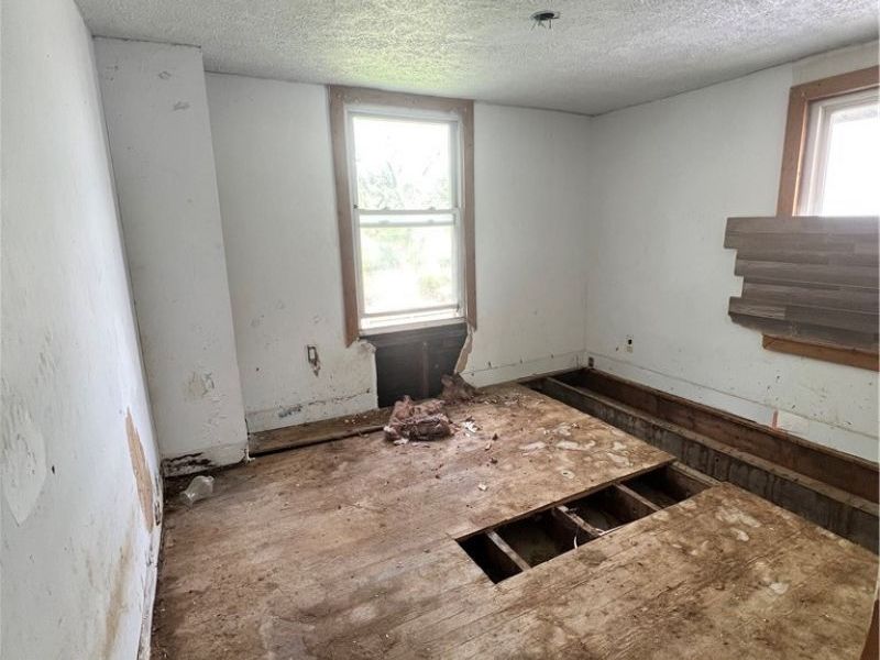 996 Burkhardt Avenue, Akron, OH 44301 Photo 10