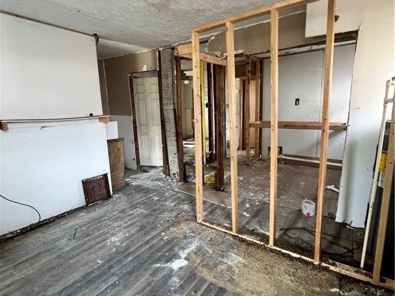 996 Burkhardt Avenue, Akron, OH 44301 Photo 3