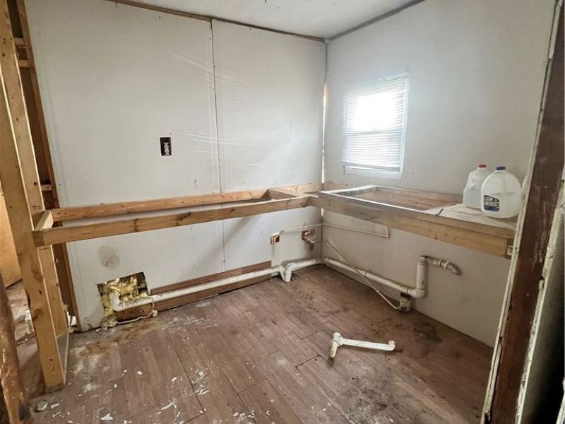 996 Burkhardt Avenue, Akron, OH 44301 Photo 4