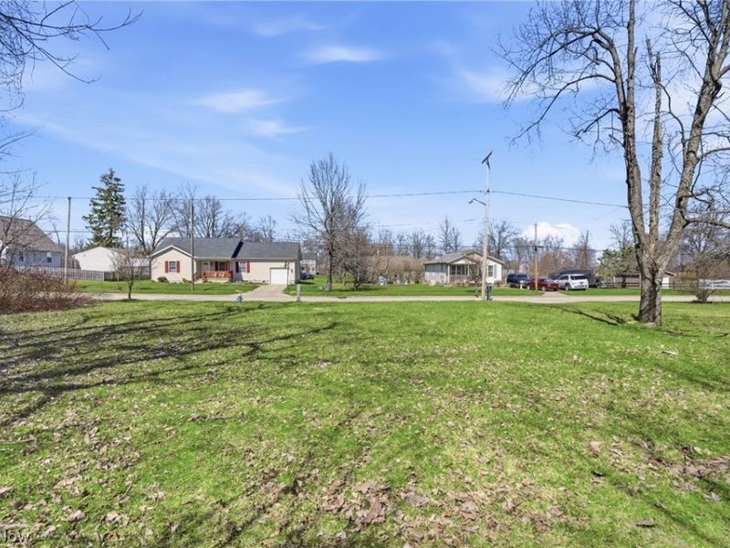 2048 Buchtel Street, Twinsburg, OH 44087 Photo 3