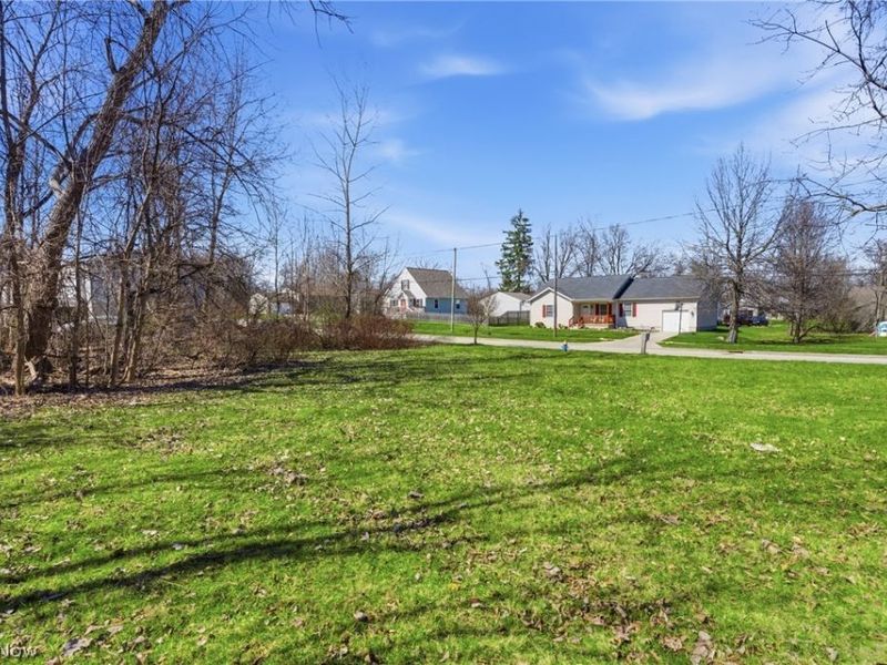 2048 Buchtel Street, Twinsburg, OH 44087 Photo 4