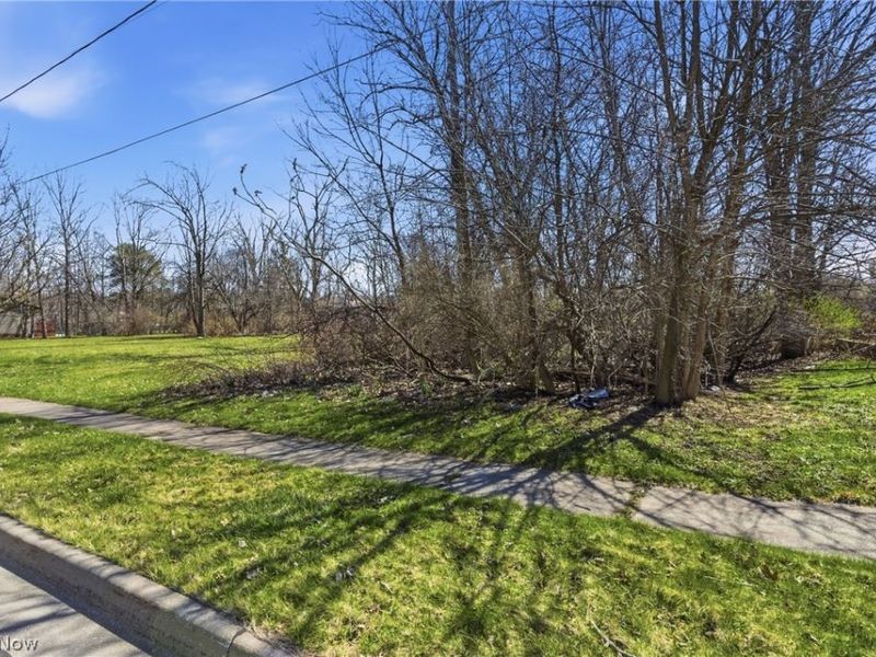 2048 Buchtel Street, Twinsburg, OH 44087 Photo 6