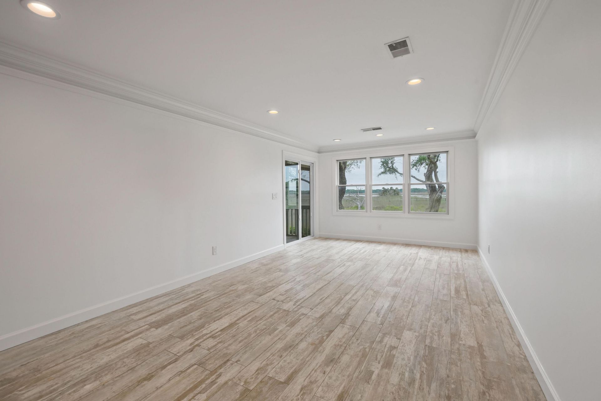 2102 Landfall Way Photo 11