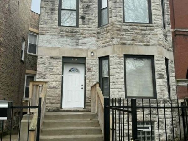 3339 W MONROE Street, Chicago, IL 60624
