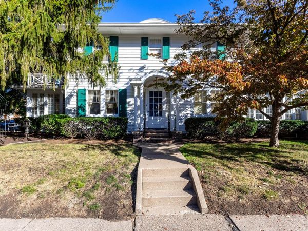 1305 25th Avenue , Moline, IL 61265