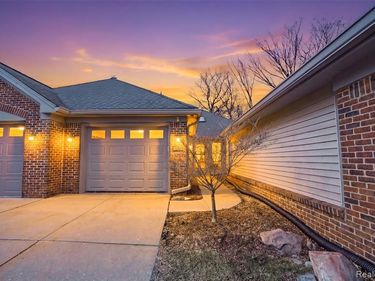 21400 Magnolia Court, Farmington Hills, MI 48336