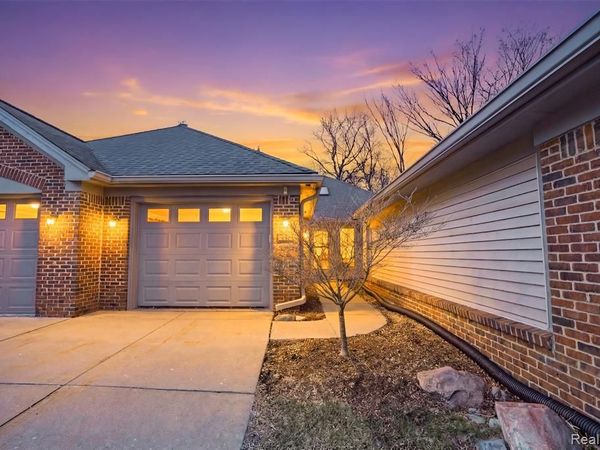 21400 Magnolia Court, Farmington Hills, MI 48336