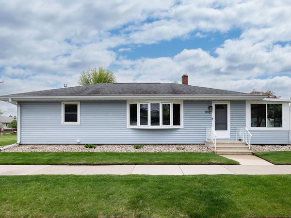 1102 Lake St, Onalaska, WI 54650