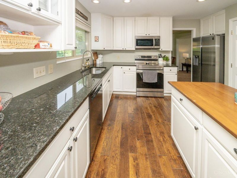 5601 Autumn Wynd Lane, Miami Twp, OH 45150 Photo 18