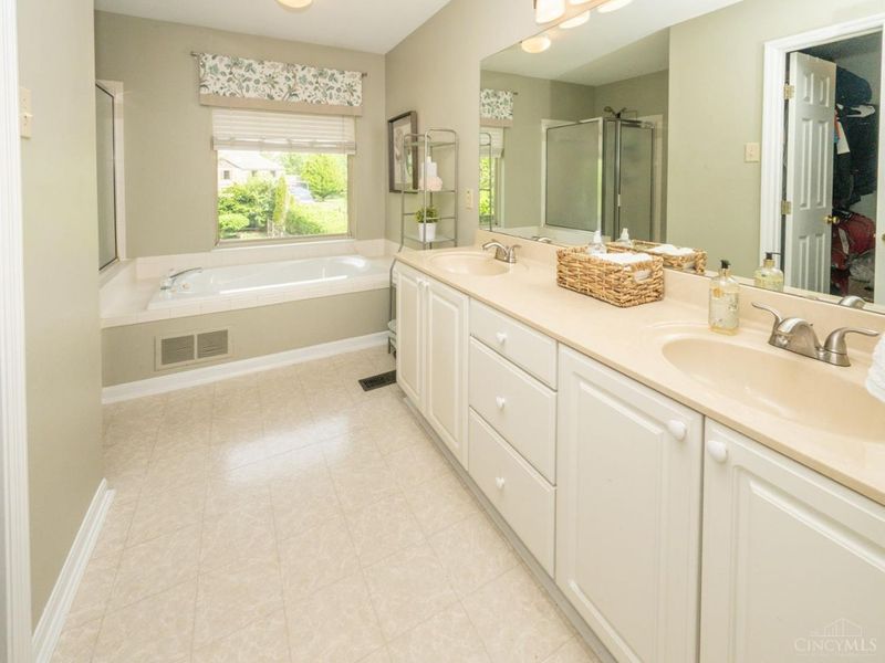 5601 Autumn Wynd Lane, Miami Twp, OH 45150 Photo 53