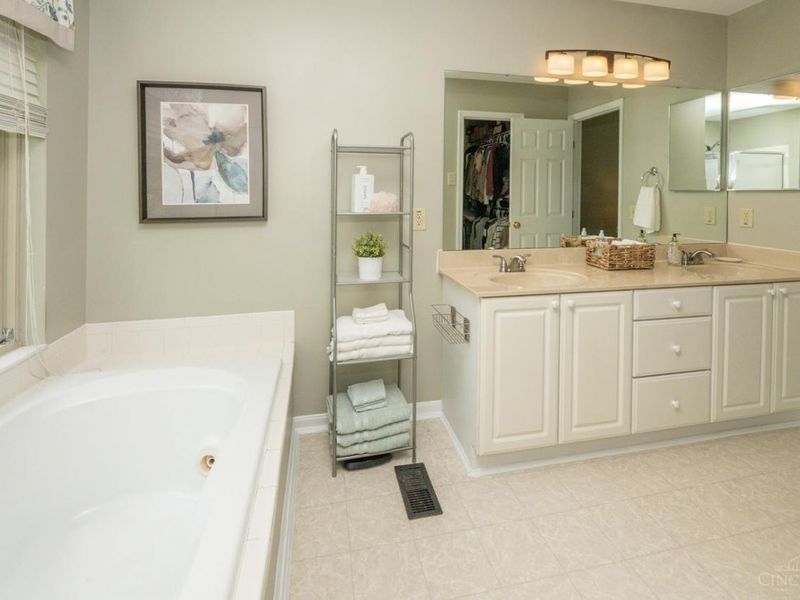 5601 Autumn Wynd Lane, Miami Twp, OH 45150 Photo 56