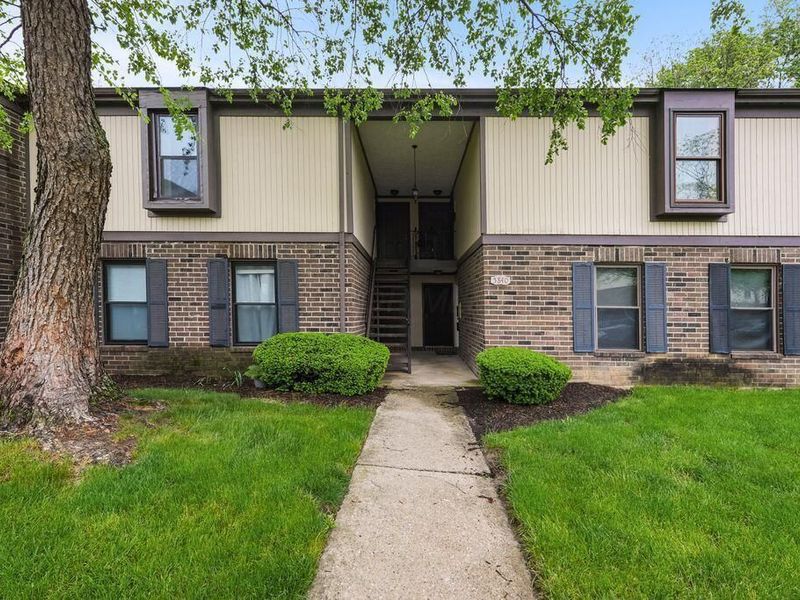 5840 Hallridge Circle, Unit C, Columbus, OH 43232 Photo 1