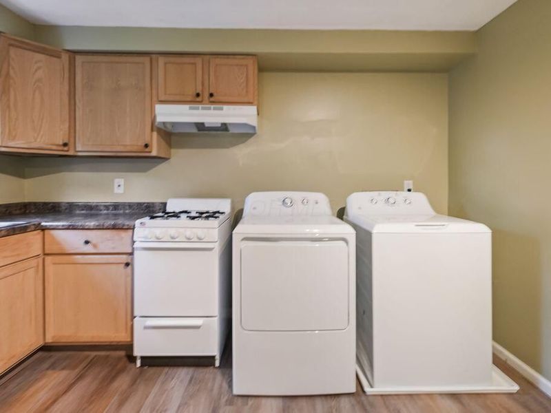 5840 Hallridge Circle, Unit C, Columbus, OH 43232 Photo 12