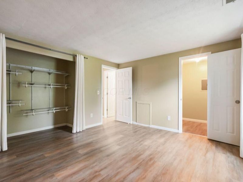 5840 Hallridge Circle, Unit C, Columbus, OH 43232 Photo 17
