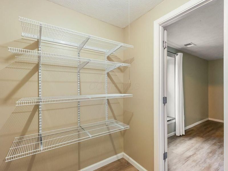 5840 Hallridge Circle, Unit C, Columbus, OH 43232 Photo 20