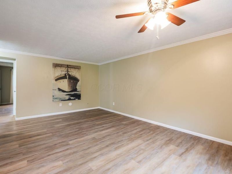 5840 Hallridge Circle, Unit C, Columbus, OH 43232 Photo 8