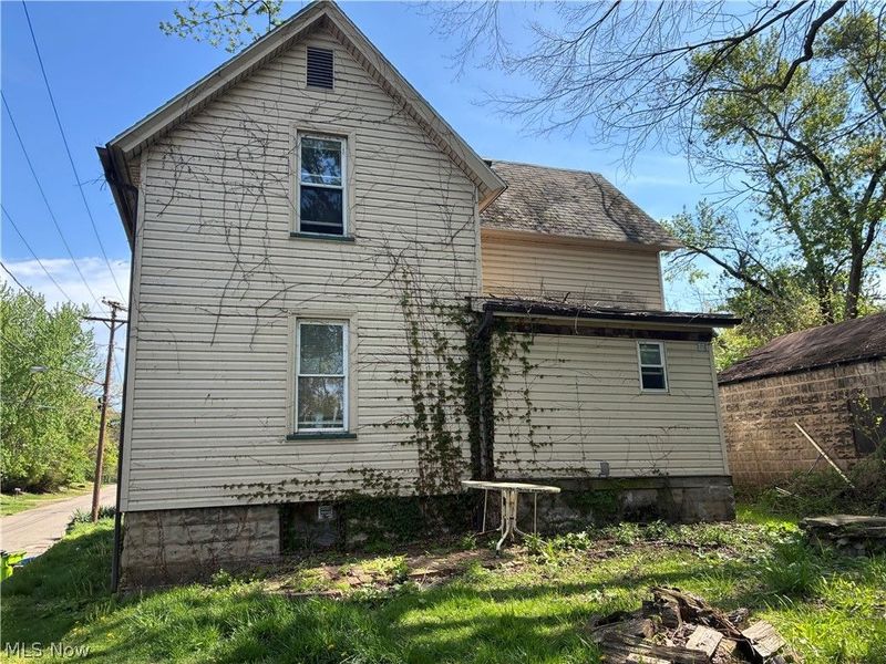 404 Pike Avenue SW, Massillon, OH 44647 Photo 2