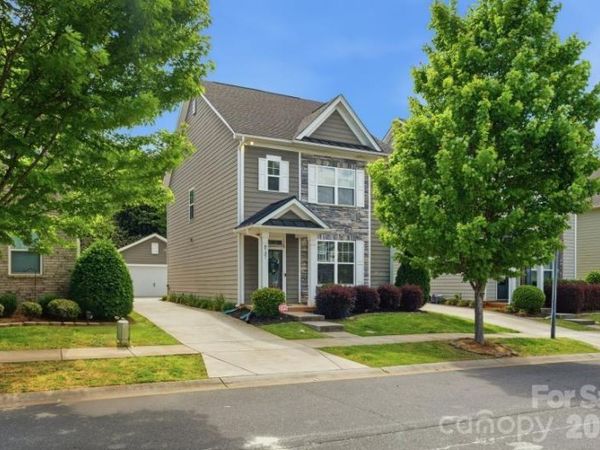 8737 Aspinwall Drive, Charlotte, NC 28216