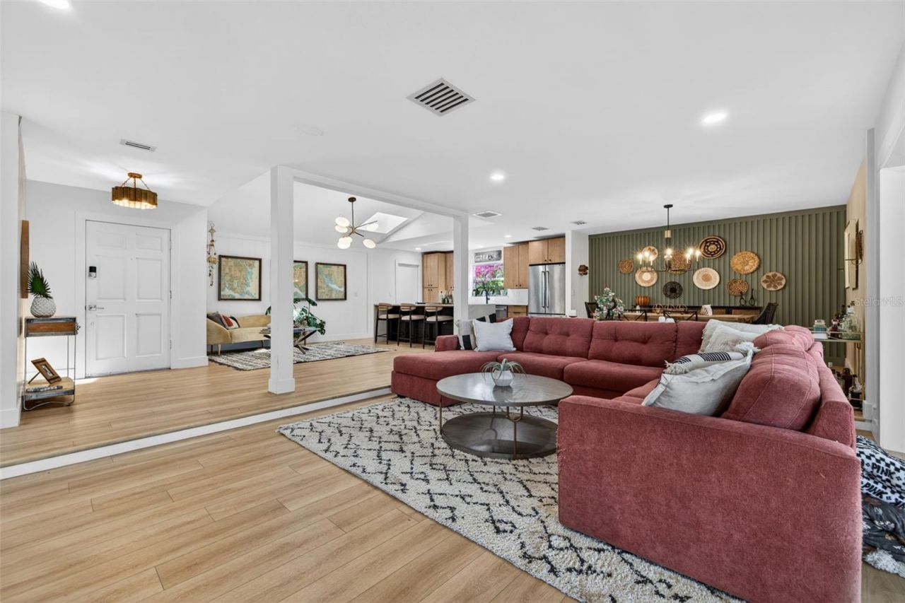 8450 Flagstone Drive, Tampa, FL 33615 Photo