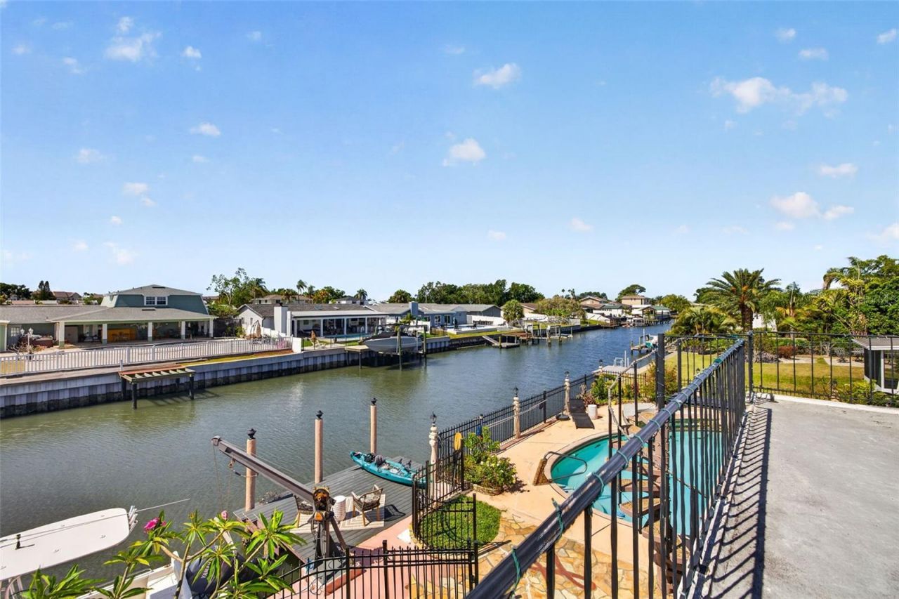 8450 Flagstone Drive, Tampa, FL 33615 Photo