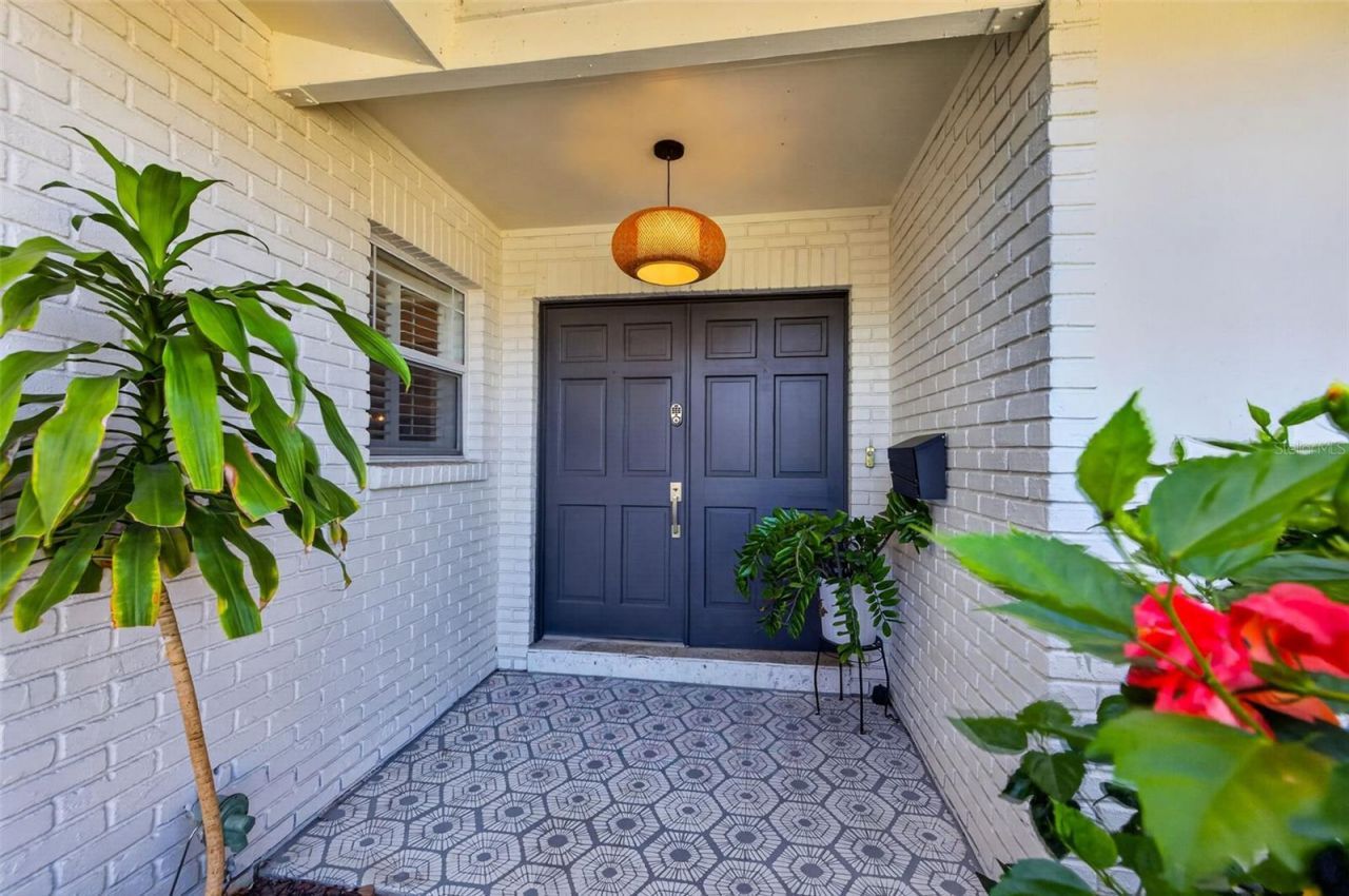 8450 Flagstone Drive, Tampa, FL 33615 Photo