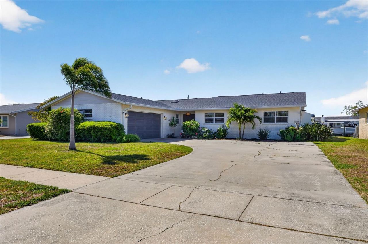 8450 Flagstone Drive, Tampa, FL 33615 Photo