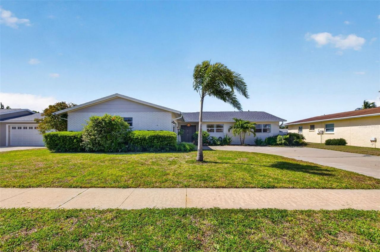 8450 Flagstone Drive, Tampa, FL 33615 Photo