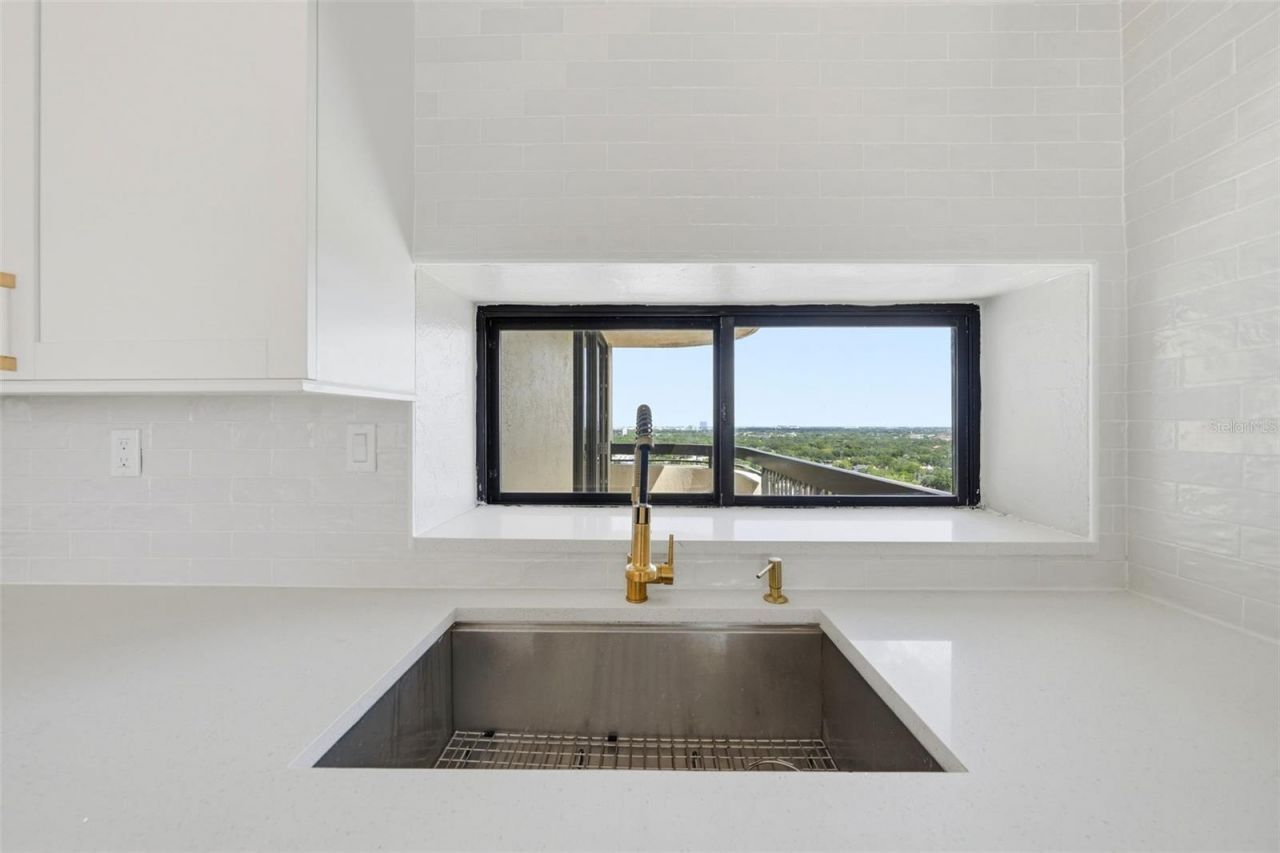 2413 Bayshore Boulevard, Unit 2001, Tampa, FL 33629 Photo