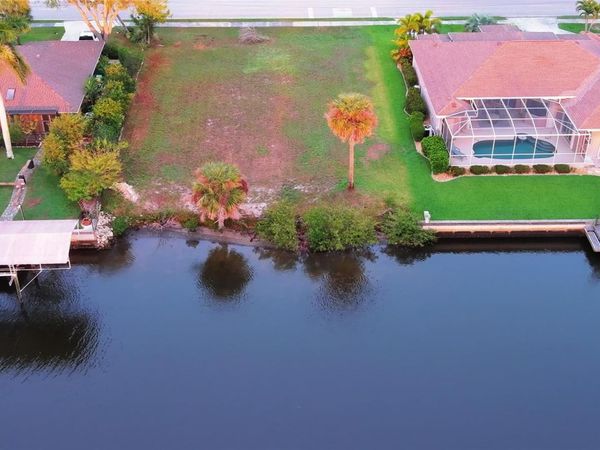 3190 LAKE VIEW BOULEVARD , PORT CHARLOTTE, FL 33948
